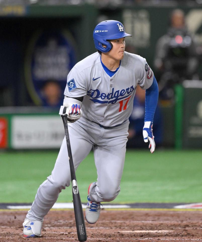 　５回、右前打を放つ大谷