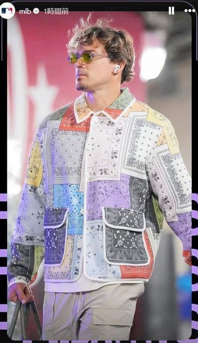 　球場入りするＫ・ヘルナンデス。ＭＬＢ公式インスタグラム（ｍｌｂ）より