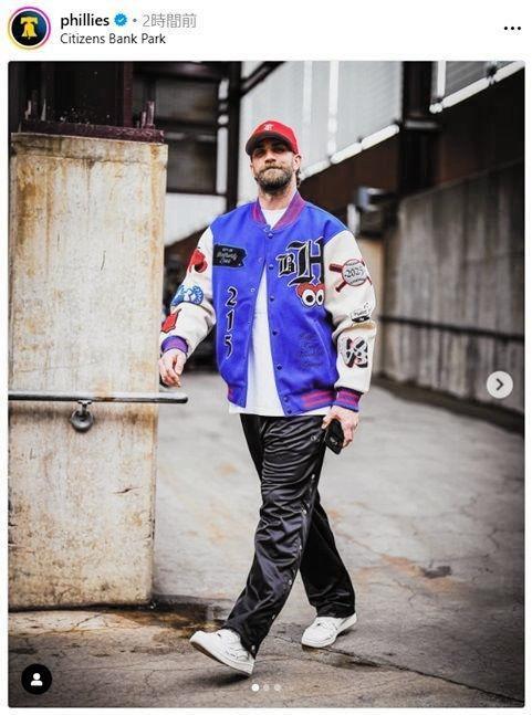 　球場入りするハーパー。フィリーズのインスタグラム（ｐｈｉｌｌｉｅｓ）より