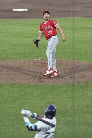 　１回、カバジェロに満塁本塁打を浴びた菊池（共同）