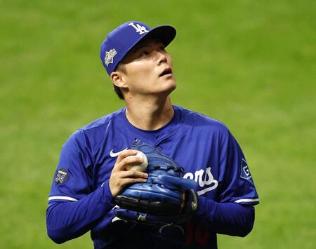 　キャッチボールする山本