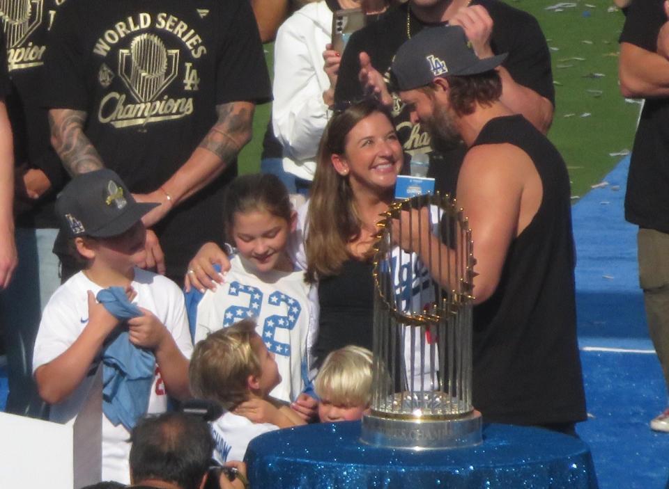 大谷翔平 世界一パレードで3連覇宣言「準備はできている」 山本由伸に