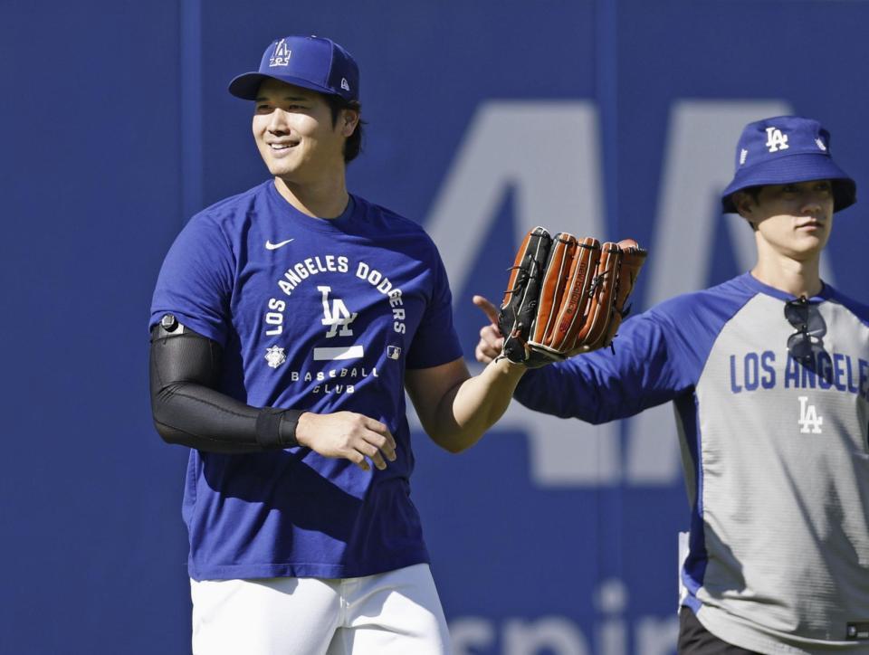 　練習で笑顔を見せるドジャース・大谷＝ロサンゼルス（共同）