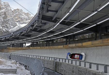 　コルティナダンペッツォで行われたボブスレーのミラノ・コルティナ冬季五輪テスト大会＝２０２５年１１月（共同）