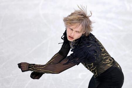 男子フリー　演技するイリア・マリニン＝ミラノ（共同）