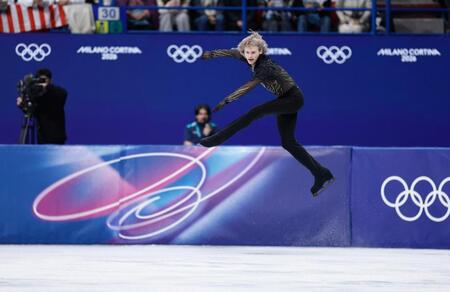 男子フリー　ジャンプで回転が抜けたイリア・マリニン＝ミラノ（共同）