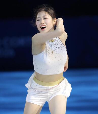 ミラノ・コルティナ五輪ダイナミックに舞う韓国のイ・ヘイン＝ミラノアイススケートアリーナ（撮影・吉澤敬太）