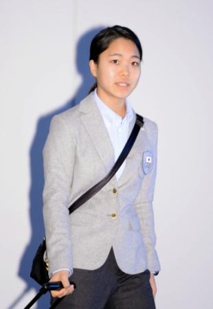 ソチから帰国した高梨沙羅=成田空港(撮影・開出 牧)