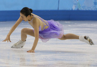 SPの演技中に転倒する浅田真央