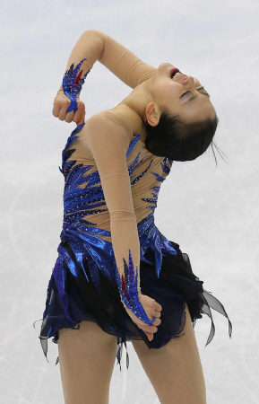 女子フリーで会心の演技を見せた浅田真央はフィニッシュを決め感極まる=ソチ(撮影・飯室逸平)〓〓