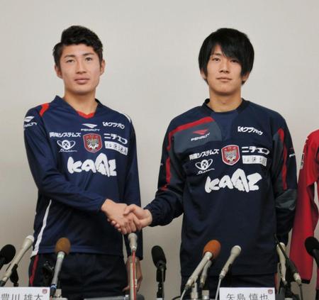リオ五輪最終予選を兼ねたＵ－２３アジア選手権優勝に貢献した矢島（右）と豊川