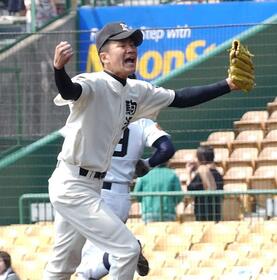 　２００５年のセンバツ開幕戦で完投勝利を挙げた駒大苫小牧・田中