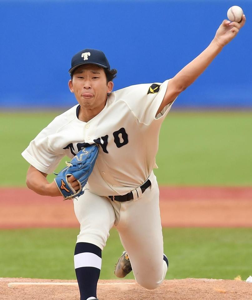 夏の甲子園で見せた投球技術と“強心臓”は本物だ！東都大学野球１部リーグの救援マウンドで２回２安打無失点の好投を見せた東洋大・馬庭優太＝１４日、神宮球場（撮影・開出牧）