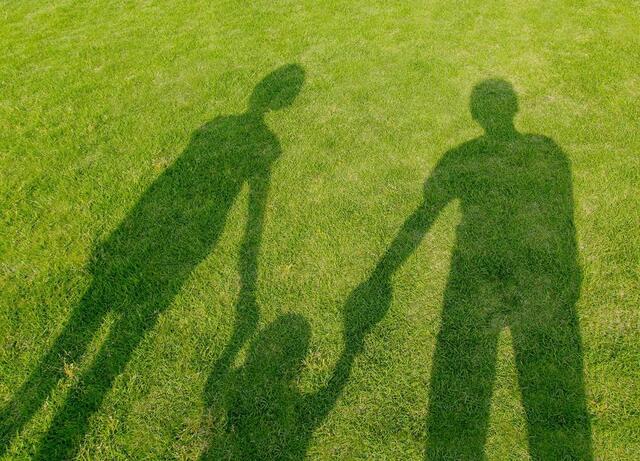 右利き左利きはどのようにして決まるのか※写真はイメージです（Ｑｉｔｅｎｇ　Ｔ／ｓｔｏｃｋ．ａｄｏｂｅ．ｃｏｍ）