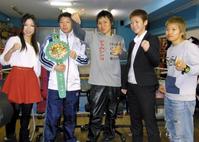 会見に出席した(左から)黒木優子、小関桃、多田悦子、柴田直子、花形冴美