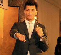 プロ転向を発表した村田諒太=東京都千代田区のホテルグランドパレス