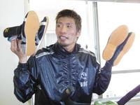 公開練習を行ったWBC世界スーパーフライ級王者の佐藤洋太=東京都新宿区の協栄ジム