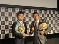 熱い火花を散らした三浦(左)と内山(右)