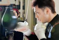 軽快なリズムでパンチングボールに打ち込む村田諒太(撮影・会津智海)