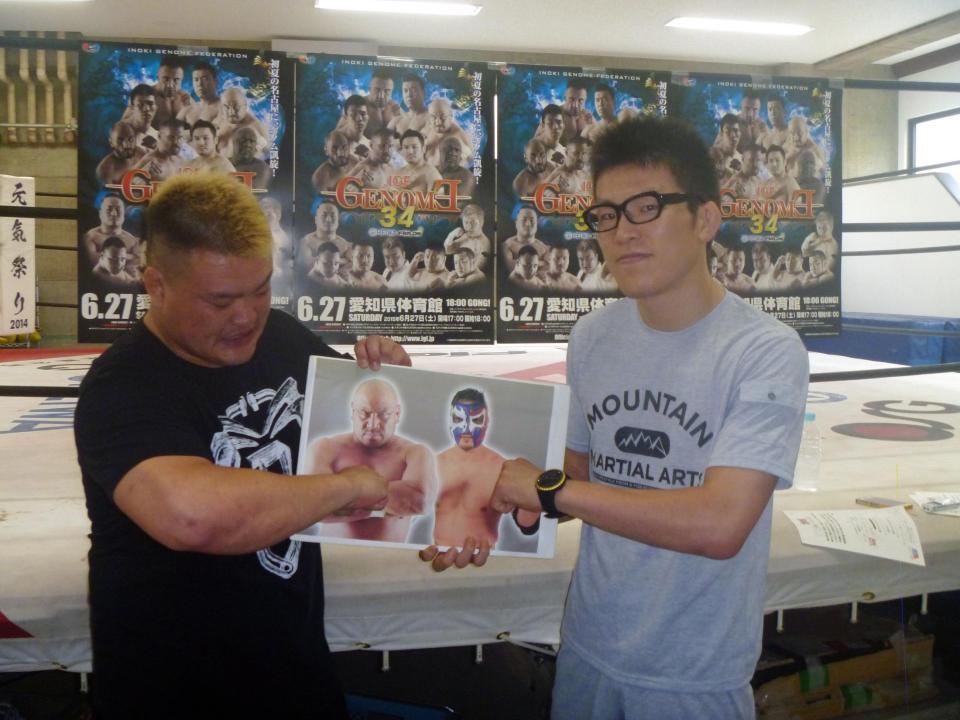 　ＩＧＦ６・２７名古屋で初のタッグ戦に挑む青木真也（右）とパートナーの澤田敦士