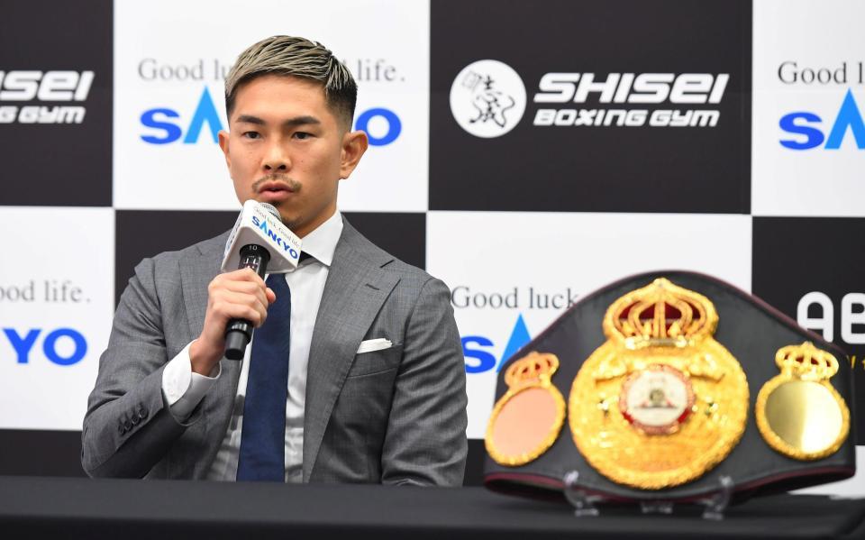 　ＷＢＡ世界Ｓフライ級タイトルマッチ、ホスベル・ロペス戦が決まった井岡一翔（撮影・三好信也）