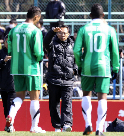 　昨年までの２シーズン、杭州緑城の監督を務めた岡田武史氏