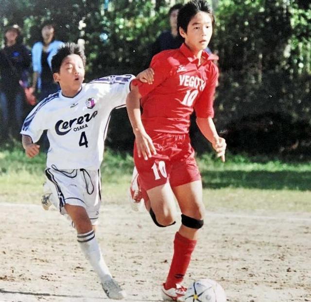 FCルイ・ラモス・ヴェジット時代の杉本健勇(右、金尚益氏提供)
