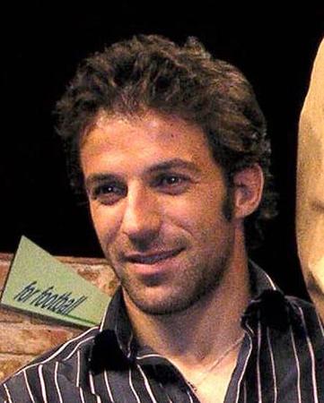 元イタリア代表のデルピエロ氏、W杯優勝時の仲間と救急車4台寄贈