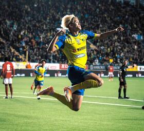 　決勝点を決めたシントトロイデン・後藤　ⒸＳＴＶＶ