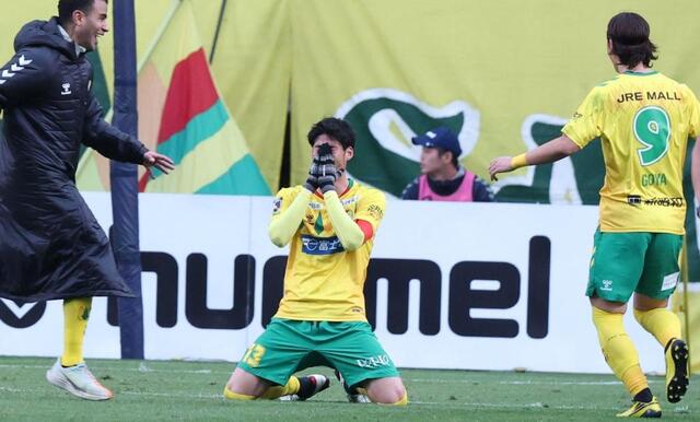 　Ｊ１昇格に涙の千葉・鈴木大輔（撮影・金田祐二）