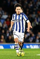 バルセロナ戦で攻め込むレアル・ソシエダードの久保＝サンセバスチャン（共同）