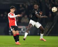 せかくら」登場の元サッカー日本代表 ゆるふわ茶髪で印象激変にネット