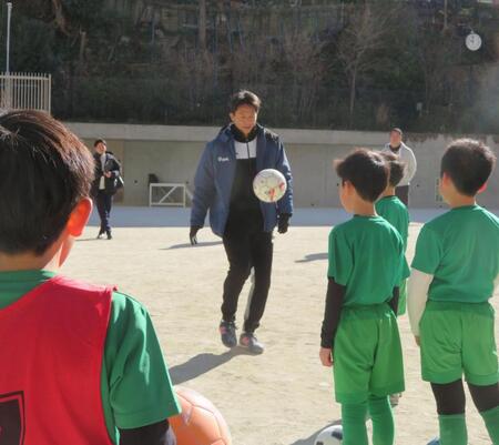 お手本を示す福西崇史氏