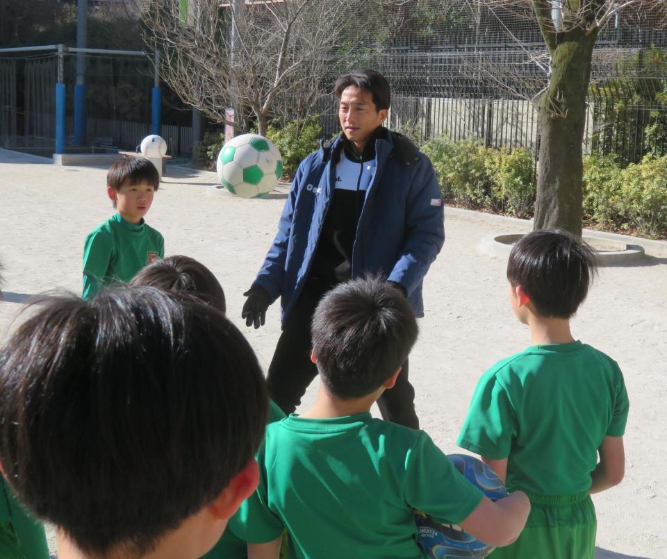 お手本をみせる福西崇史氏