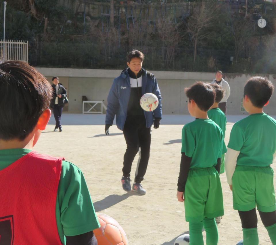お手本を示す福西崇史氏