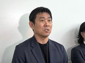 　欧州視察から帰国し取材に応じる森保監督＝７日、羽田空港