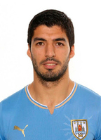 イタリア戦で相手DFにかみついたスアレス