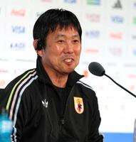 会見を行う森保監督（撮影・中田匡峻）