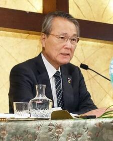 　記者会見する経団連の筒井義信会長＝２９日午後、大阪市