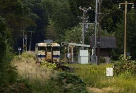 　福岡県飯塚市のＪＲ筑豊線、筑前内野駅＝２０２２年