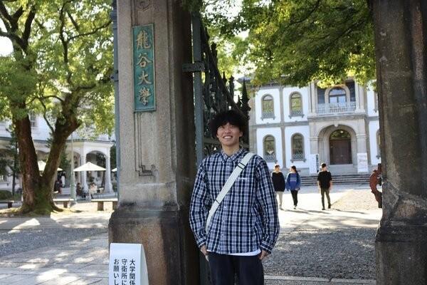 龍谷大に通う前野さん（京都市下京区）