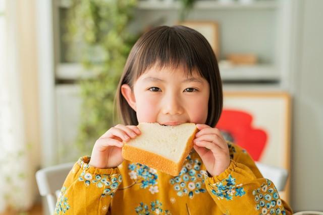 朝食のパンは美味しい※画像はイメージです。（One/stock.adobe.com/）