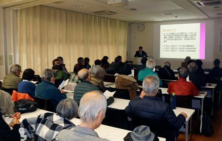 　熊本県弁護士会が開いたシンポジウム＝１３日午後、熊本市