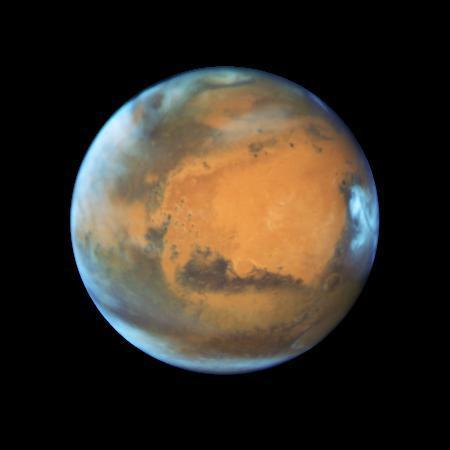 　ハッブル宇宙望遠鏡で２０１６年に撮影した火星（ＮＡＳＡ提供）
