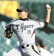 7回途中から登板し好投する藤原(撮影・田中太一)