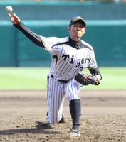 7回に3番手で登板した久保