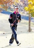 笑顔でラウンドする大和(撮影・山口 登)