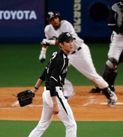 ３回、阪神・藤浪は中日・ルナに適時二塁打を打たれる＝ナゴヤドーム（撮影・棚橋慶太）