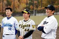 　収録で笑顔を見せる（右から）古田氏、梅野、ＤｅＮＡ・三浦２軍監督（関西テレビ提供）