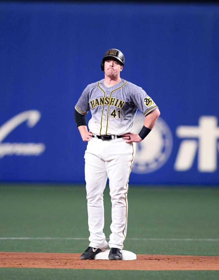 ２回阪神１死二塁、阪神・ボーアは阪神・原口の左前打で三塁に進めず＝ナゴヤドーム（撮影・山口登）